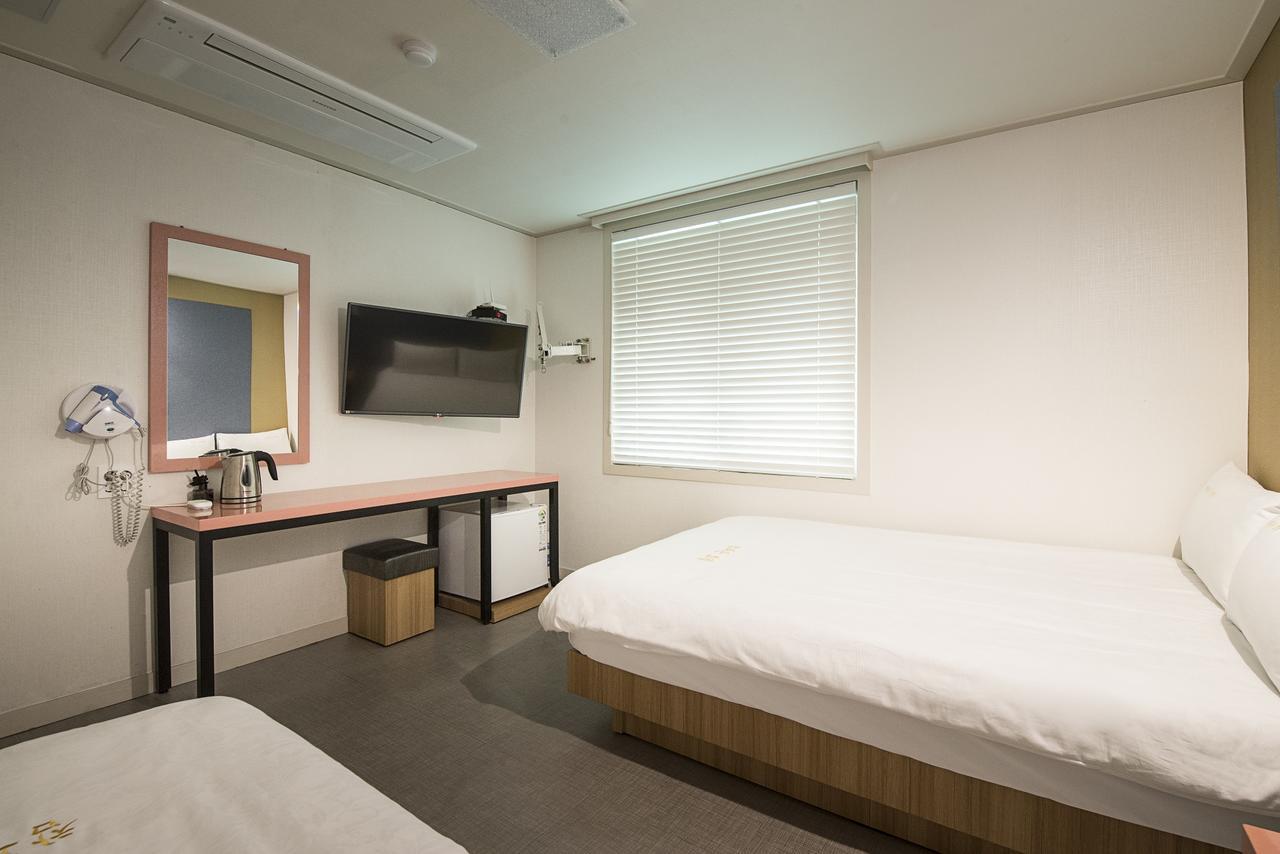 Champion Hotel 2*