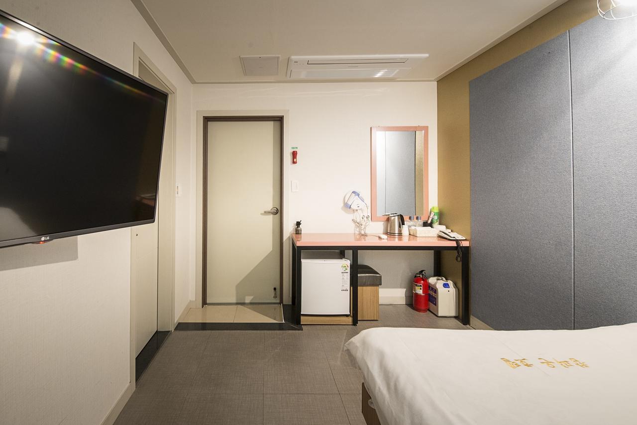 Hotel Champion